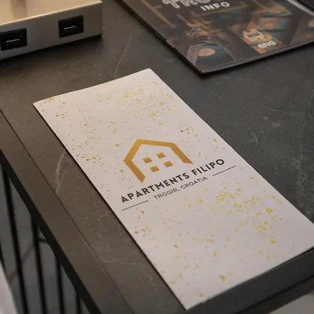 Filipo * 特罗吉尔